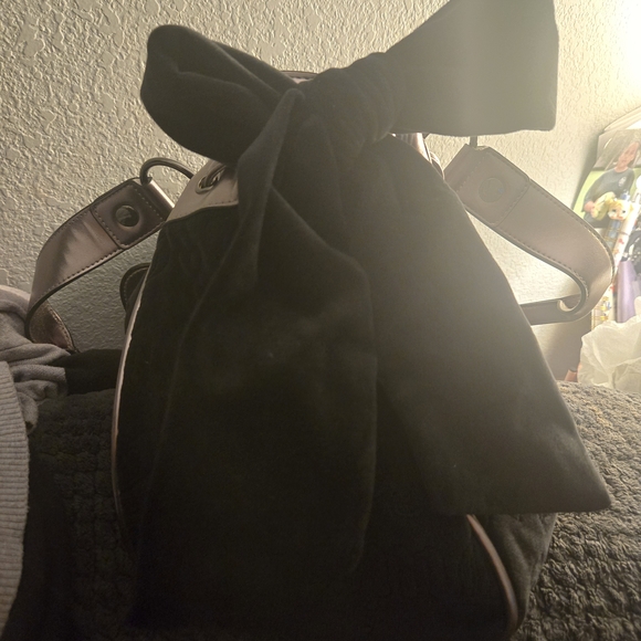 Juicy Couture Black and Silver Shoulder Bag.....NEW CONDITION...$100 O.B.O. ???? - Picture 6 of 9